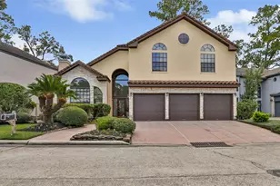 16 Kingwood Villas Ct, Kingwood, TX 77339 - Photo 2