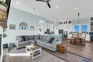 312 Seagrass, Gilchrist, TX 77617 - Photo 10