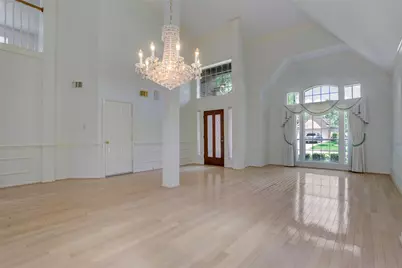 14019 Lake Trail Drive, Sugar Land, TX 77498 - Photo 4