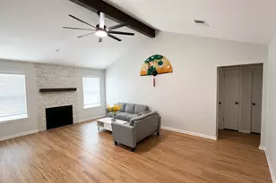 13638 Greenridge Dr, Sugar Land, TX 77498 - Photo 6