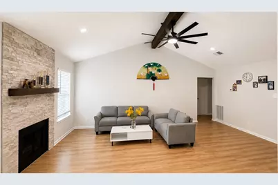 13638 Greenridge Drive, Sugar Land, TX 77498 - Photo 4