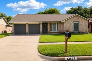 13638 Greenridge Dr, Sugar Land, TX 77498 - Photo 2
