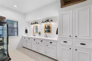 901 Longmire Rd, Conroe, TX 77304 - Photo 38