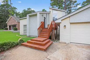 15207 Jamaica Dr, Willis, TX 77318 - Photo 2