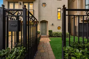 2006 Helena St, Houston, TX 77002 - Photo 8