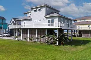 2809 Tradewind Ln, Crystal Beach, TX 77650 - Photo 6
