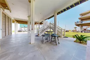 2809 Tradewind Ln, Crystal Beach, TX 77650 - Photo 12