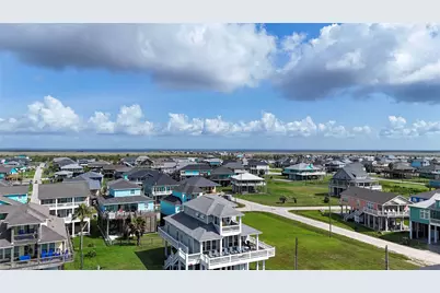 2809 Tradewind Lane, Crystal Beach, TX 77650 - Photo 4