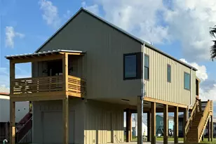 1535 County Rd 201, Sargent, TX 77414 - Photo 4