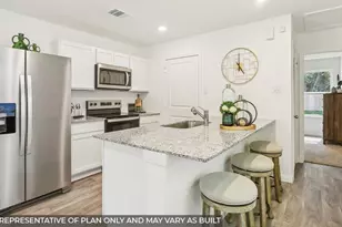 10871 N Baron Vlg Dr, Conroe, TX 77306 - Photo 2