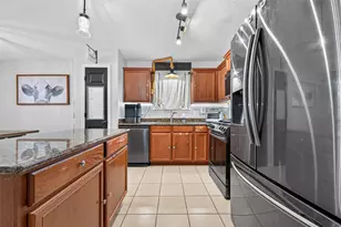 902 Marigold Rd, Baytown, TX 77521 - Photo 14