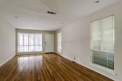 2102 Sheridan Street, Houston, TX 77030 - Photo 2