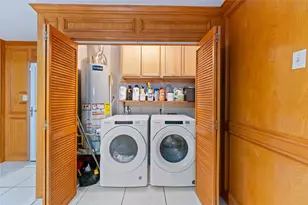 201 Midway Dr, Baytown, TX 77521 - Photo 6