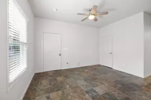 631 Cortlandt St, Houston, TX 77007 - Photo 10