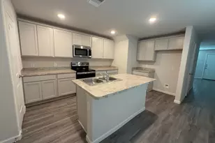 501 Hines St, Willis, TX 77378 - Photo 4