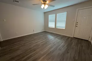 501 Hines St, Willis, TX 77378 - Photo 8