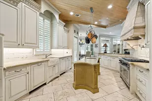 2242 Pelham Dr, Houston, TX 77019 - Photo 10