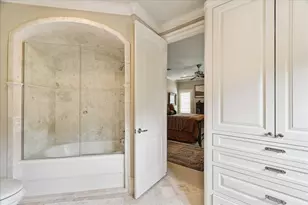 2242 Pelham Dr, Houston, TX 77019 - Photo 28