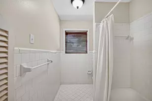9650 Meadowcroft Dr, Houston, TX 77063 - Photo 32
