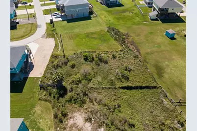 993 Gulf Road, Crystal Beach, TX 77650 - Photo 4