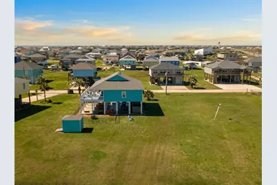 993 Gulf Road, Crystal Beach, TX 77650 - Photo 10
