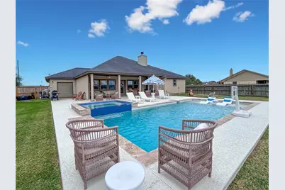 626 Sunset Trail, Angleton, TX 77515 - Photo 2