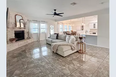 626 Sunset Trail, Angleton, TX 77515 - Photo 4