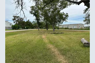304 Edgewater Drive, Clute, TX 77531 - Photo 8