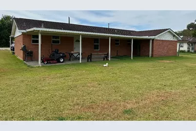 304 Edgewater Drive, Clute, TX 77531 - Photo 6