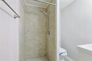 207 Farrer St, Angleton, TX 77515 - Photo 24