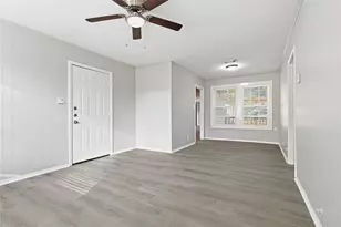 207 Farrer St, Angleton, TX 77515 - Photo 12