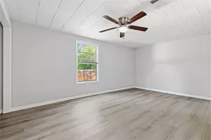 207 Farrer St, Angleton, TX 77515 - Photo 16