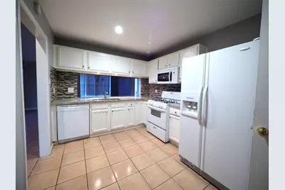 2812 Pickett Drive, League City, TX 77573 - Photo 4