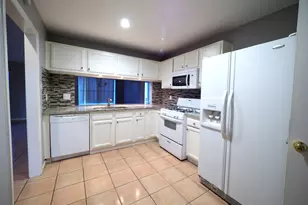 2812 Pickett Dr, League City, TX 77573 - Photo 4