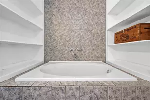 711 S 6th St, Nederland, TX 77627 - Photo 24