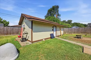 711 S 6th St, Nederland, TX 77627 - Photo 28