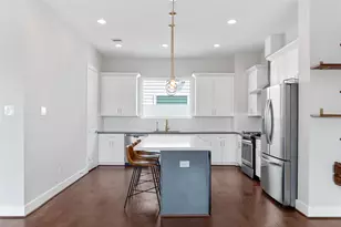 8320 Vista Bella Ln, Houston, TX 77055 - Photo 10