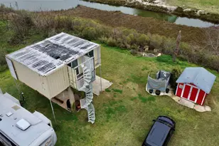 1106 Tuna Dr, Crystal Beach, TX 77650 - Photo 14