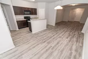 8711 Lar-Ree Oaks Circle, Houston, TX 77028 - Photo 2