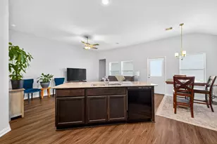 8102 Coral Dr, Texas City, TX 77591 - Photo 12