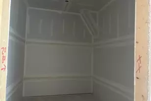 497 Hunters Xing Dr, Sealy, TX 77474 - Photo 10