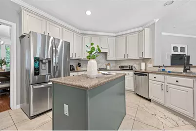 27 E Shale Creek Circle, The Woodlands, TX 77382 - Photo 4