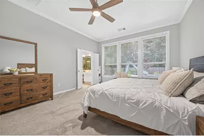 27 E Shale Creek Circle, The Woodlands, TX 77382 - Photo 16