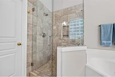 27 E Shale Creek Circle, The Woodlands, TX 77382 - Photo 20