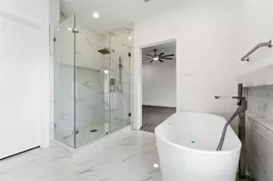 1424 W 34th 1/2 St, Houston, TX 77018 - Photo 16