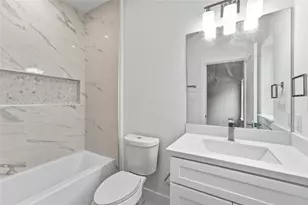 1424 W 34th 1/2 St, Houston, TX 77018 - Photo 4