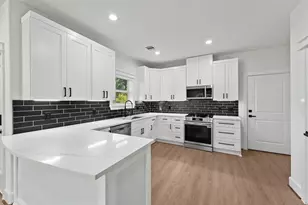 4208 Castor, Houston, TX 77022 - Photo 4
