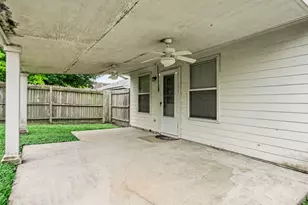 7826 Chervil Ln, Baytown, TX 77521 - Photo 22