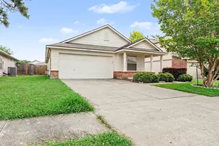 7826 Chervil Ln, Baytown, TX 77521 - Photo 2