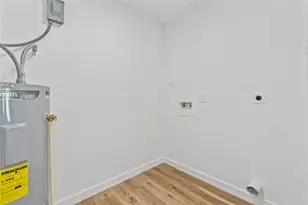 1717 W 4th St, Freeport, TX 77541 - Photo 4